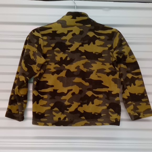 Boys size 7 sweater - Picture 2 of 2